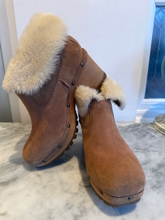 UGG Shoes - Ugg Suede Shearling Clog Boots in Chestnut